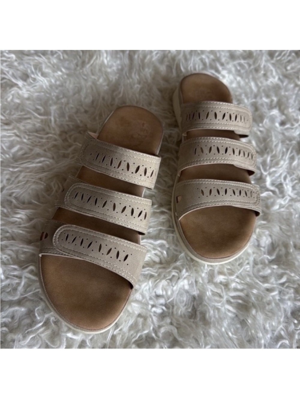 Taryn Rose Taylor Slides Sandals Sz 6.5 Cream Tan